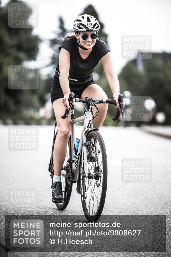 21.06.2026 - 29. Vierlanden-Triathlon H.Heesch http://msf.ph/oto/9908627 21.06.2026 11:52:03 Radfahren 249, 717, 755 meine-sportfotos.de