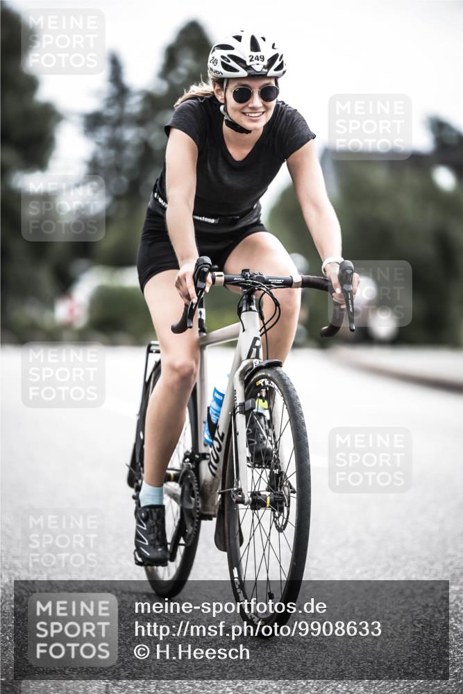 21.06.2026 - 29. Vierlanden-Triathlon H.Heesch http://msf.ph/oto/9908633 21.06.2026 11:52:03 Radfahren 249, 717, 755 meine-sportfotos.de
