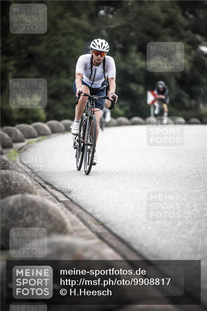 21.06.2026 - 29. Vierlanden-Triathlon H.Heesch http://msf.ph/oto/9908817 21.06.2026 09:26:21 Radfahren 55, 78, 106, 269 meine-sportfotos.de