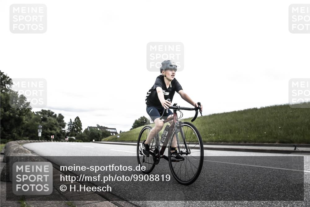 21.06.2026 - 29. Vierlanden-Triathlon H.Heesch http://msf.ph/oto/9908819 21.06.2026 14:48:54 Radfahren 1271 meine-sportfotos.de