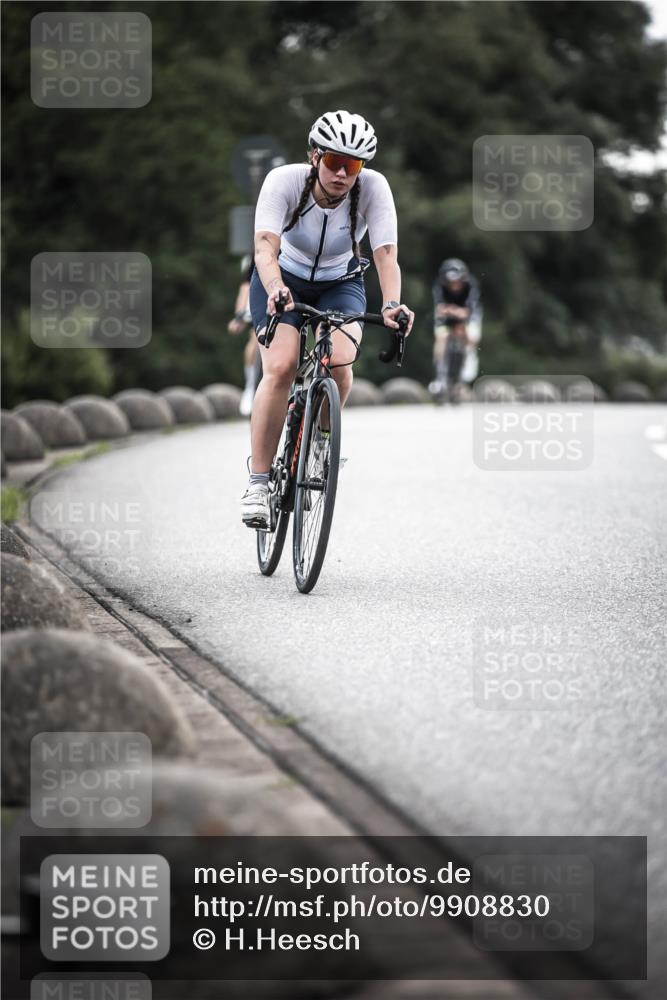 21.06.2026 - 29. Vierlanden-Triathlon H.Heesch http://msf.ph/oto/9908830 21.06.2026 09:26:21 Radfahren 55, 78, 106, 269 meine-sportfotos.de