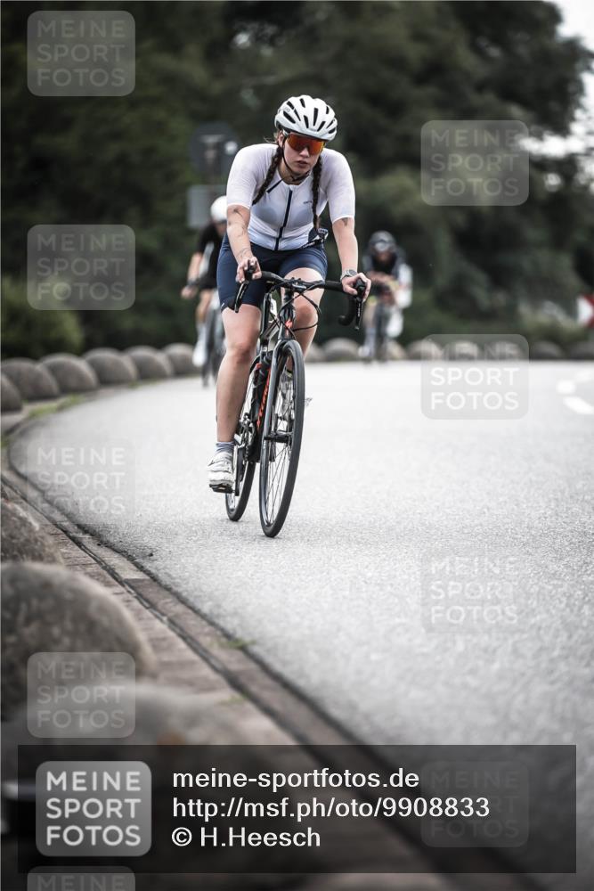 21.06.2026 - 29. Vierlanden-Triathlon H.Heesch http://msf.ph/oto/9908833 21.06.2026 09:26:21 Radfahren 55, 78, 106, 269 meine-sportfotos.de