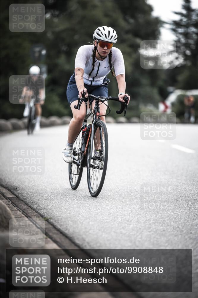 21.06.2026 - 29. Vierlanden-Triathlon H.Heesch http://msf.ph/oto/9908848 21.06.2026 09:26:21 Radfahren 55, 78, 106, 269 meine-sportfotos.de
