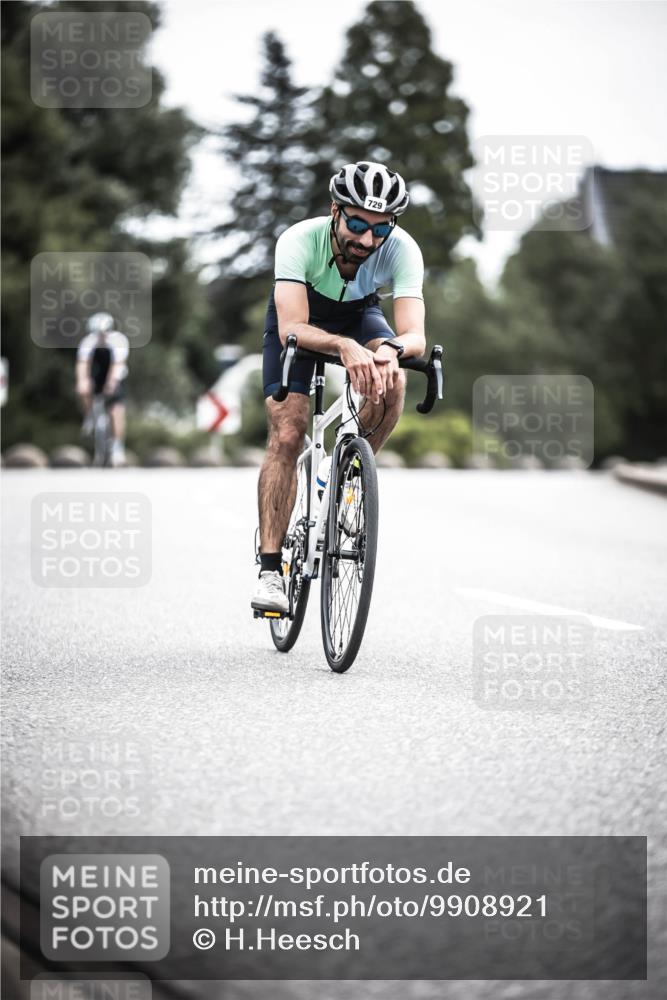 21.06.2026 - 29. Vierlanden-Triathlon H.Heesch http://msf.ph/oto/9908921 21.06.2026 11:52:49 Radfahren 256, 639, 729, 758, 796 meine-sportfotos.de
