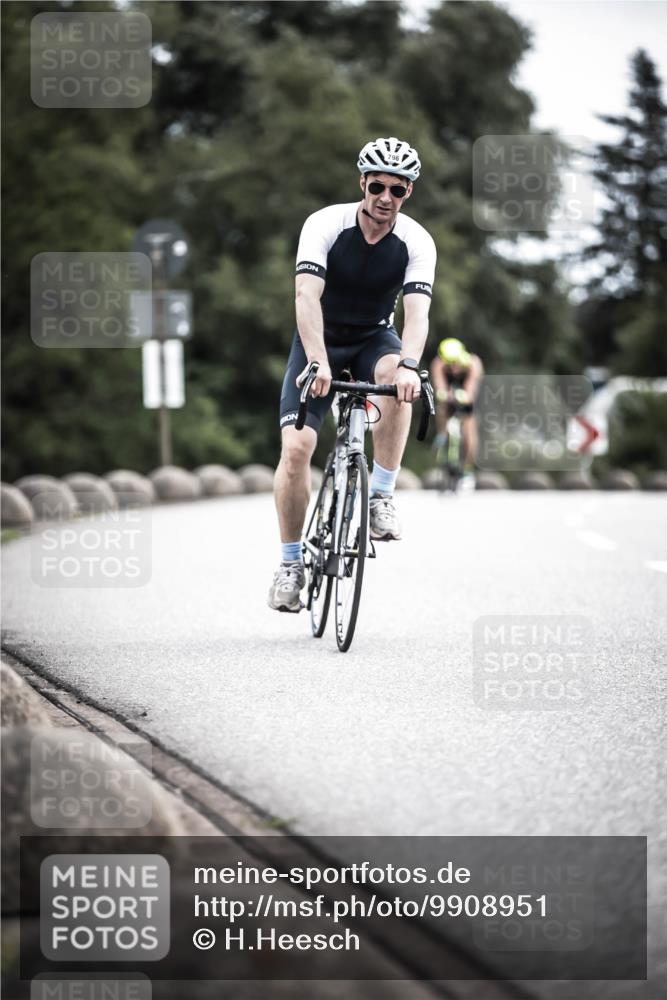 21.06.2026 - 29. Vierlanden-Triathlon H.Heesch http://msf.ph/oto/9908951 21.06.2026 11:52:54 Radfahren 256, 758, 760, 796, 802 meine-sportfotos.de