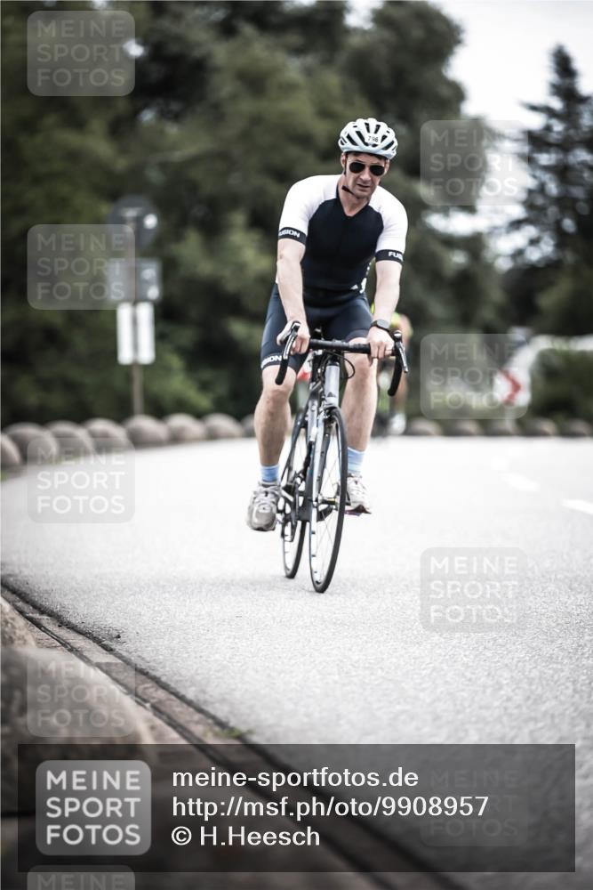 21.06.2026 - 29. Vierlanden-Triathlon H.Heesch http://msf.ph/oto/9908957 21.06.2026 11:52:54 Radfahren 256, 758, 760, 796, 802 meine-sportfotos.de