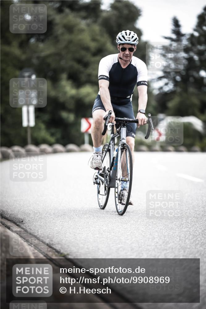 21.06.2026 - 29. Vierlanden-Triathlon H.Heesch http://msf.ph/oto/9908969 21.06.2026 11:52:54 Radfahren 256, 758, 760, 796, 802 meine-sportfotos.de