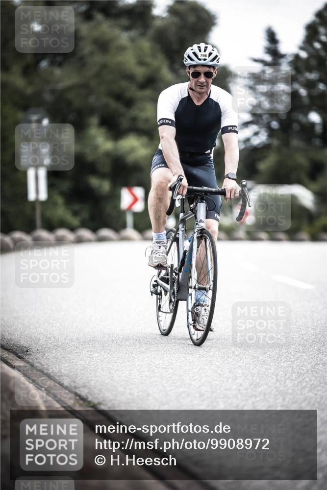 21.06.2026 - 29. Vierlanden-Triathlon H.Heesch http://msf.ph/oto/9908972 21.06.2026 11:52:55 Radfahren 256, 758, 760, 796, 802 meine-sportfotos.de