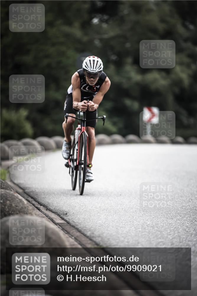 21.06.2026 - 29. Vierlanden-Triathlon H.Heesch http://msf.ph/oto/9909021 21.06.2026 09:27:09 Radfahren 27, 84, 169, 198 meine-sportfotos.de