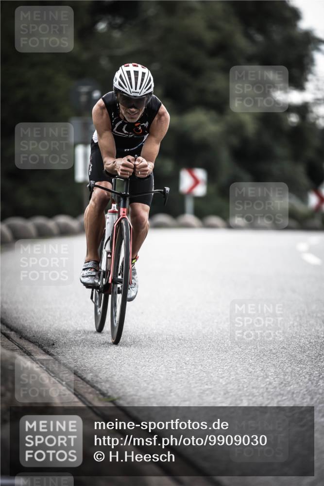 21.06.2026 - 29. Vierlanden-Triathlon H.Heesch http://msf.ph/oto/9909030 21.06.2026 09:27:09 Radfahren 27, 84, 169, 198 meine-sportfotos.de