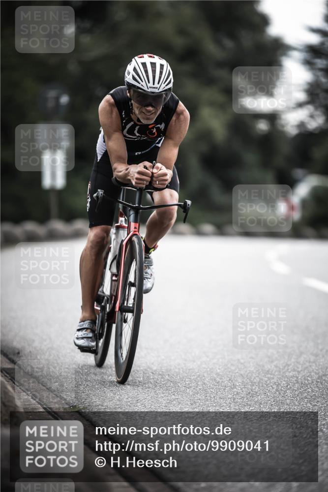 21.06.2026 - 29. Vierlanden-Triathlon H.Heesch http://msf.ph/oto/9909041 21.06.2026 09:27:09 Radfahren 27, 84, 169, 198 meine-sportfotos.de