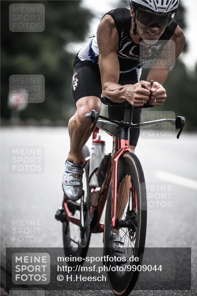 21.06.2026 - 29. Vierlanden-Triathlon H.Heesch http://msf.ph/oto/9909044 21.06.2026 09:27:10 Radfahren 27, 84, 169, 198 meine-sportfotos.de