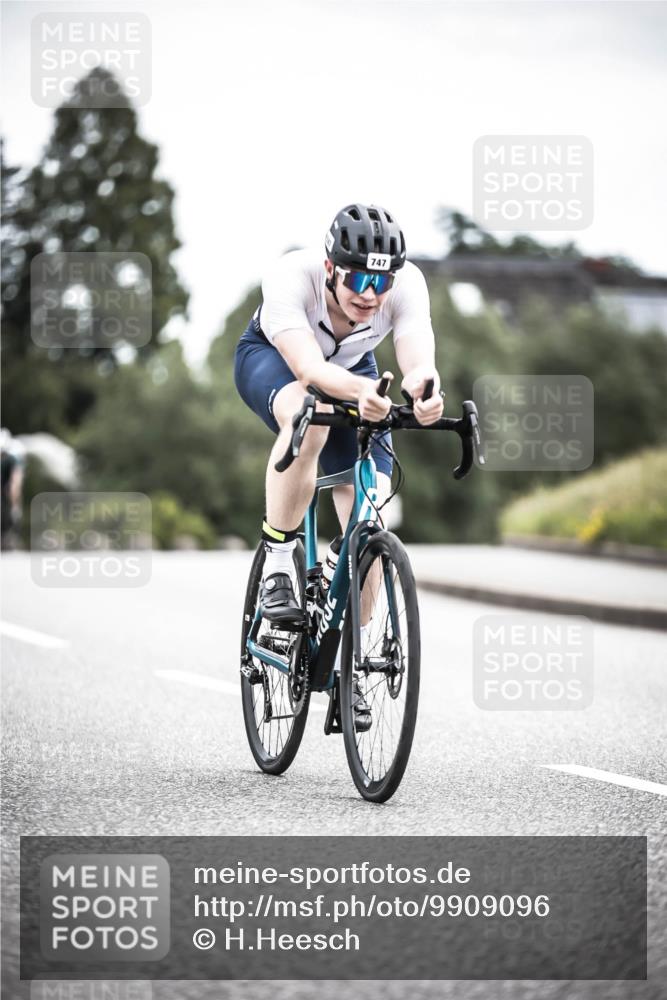 21.06.2026 - 29. Vierlanden-Triathlon H.Heesch http://msf.ph/oto/9909096 21.06.2026 11:53:21 Radfahren 265, 707, 747, 772 meine-sportfotos.de