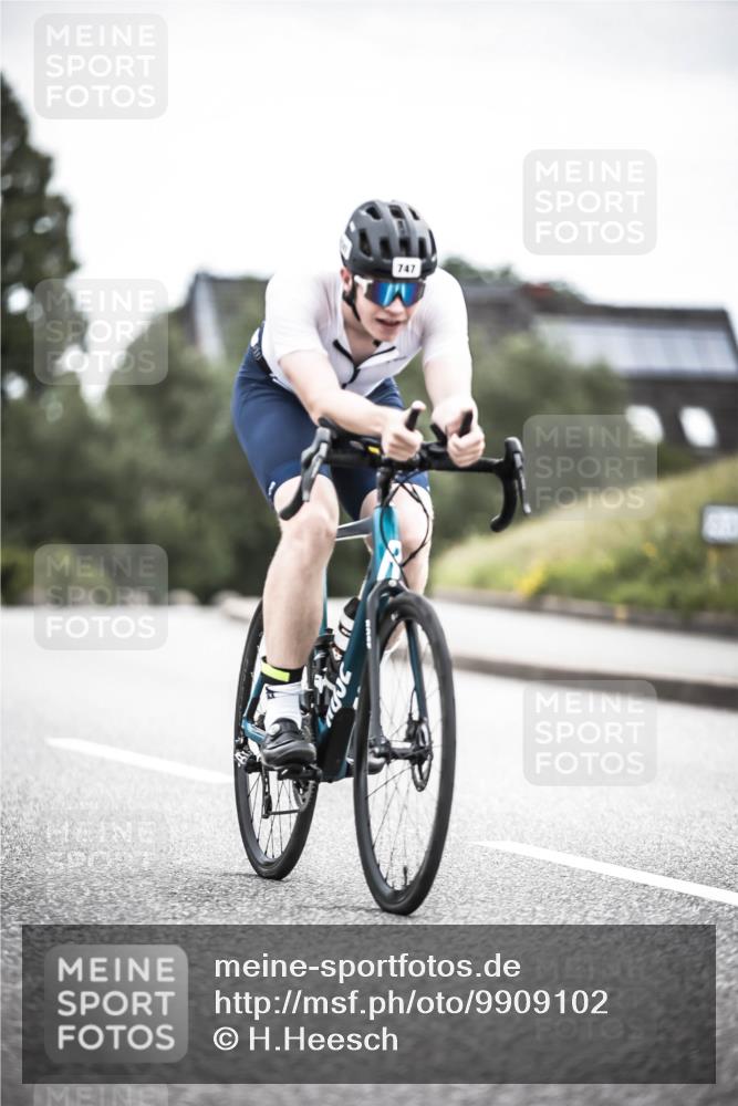 21.06.2026 - 29. Vierlanden-Triathlon H.Heesch http://msf.ph/oto/9909102 21.06.2026 11:53:21 Radfahren 265, 707, 747, 772 meine-sportfotos.de