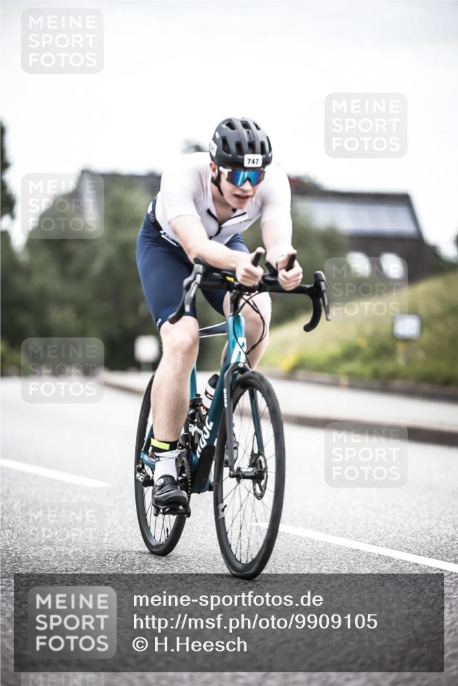 21.06.2026 - 29. Vierlanden-Triathlon H.Heesch http://msf.ph/oto/9909105 21.06.2026 11:53:21 Radfahren 265, 707, 747, 772 meine-sportfotos.de