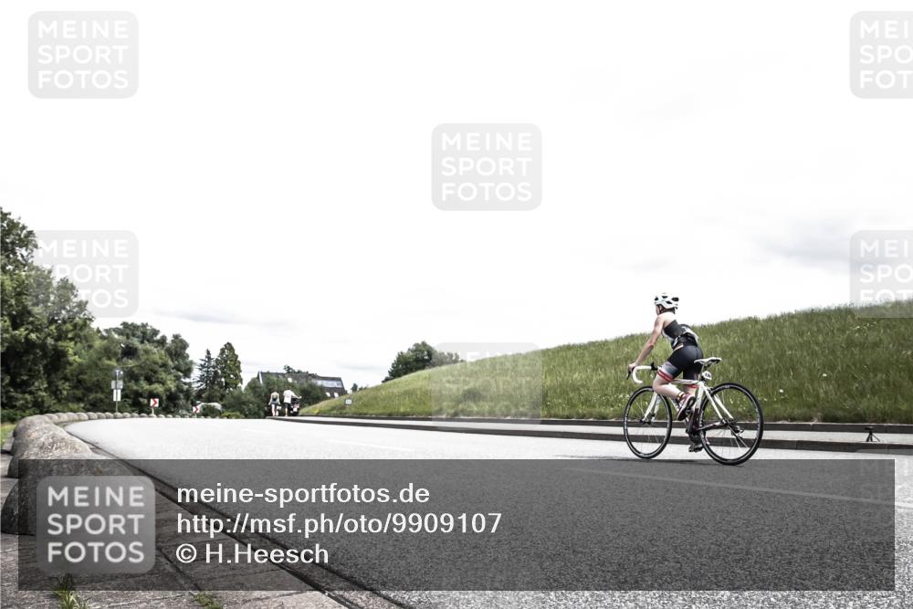21.06.2026 - 29. Vierlanden-Triathlon H.Heesch http://msf.ph/oto/9909107 21.06.2026 14:54:44 Radfahren  meine-sportfotos.de