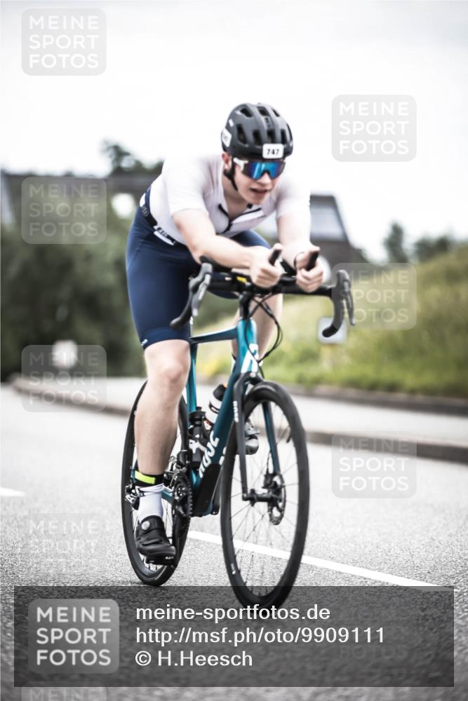 21.06.2026 - 29. Vierlanden-Triathlon H.Heesch http://msf.ph/oto/9909111 21.06.2026 11:53:21 Radfahren 265, 707, 747, 772 meine-sportfotos.de