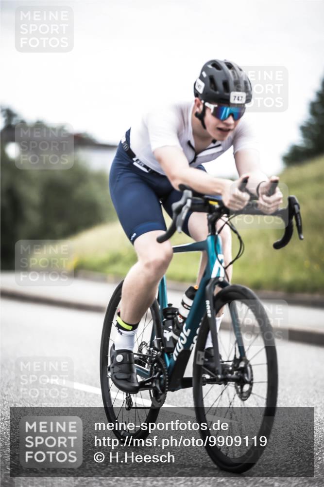21.06.2026 - 29. Vierlanden-Triathlon H.Heesch http://msf.ph/oto/9909119 21.06.2026 11:53:21 Radfahren 265, 707, 747, 772 meine-sportfotos.de