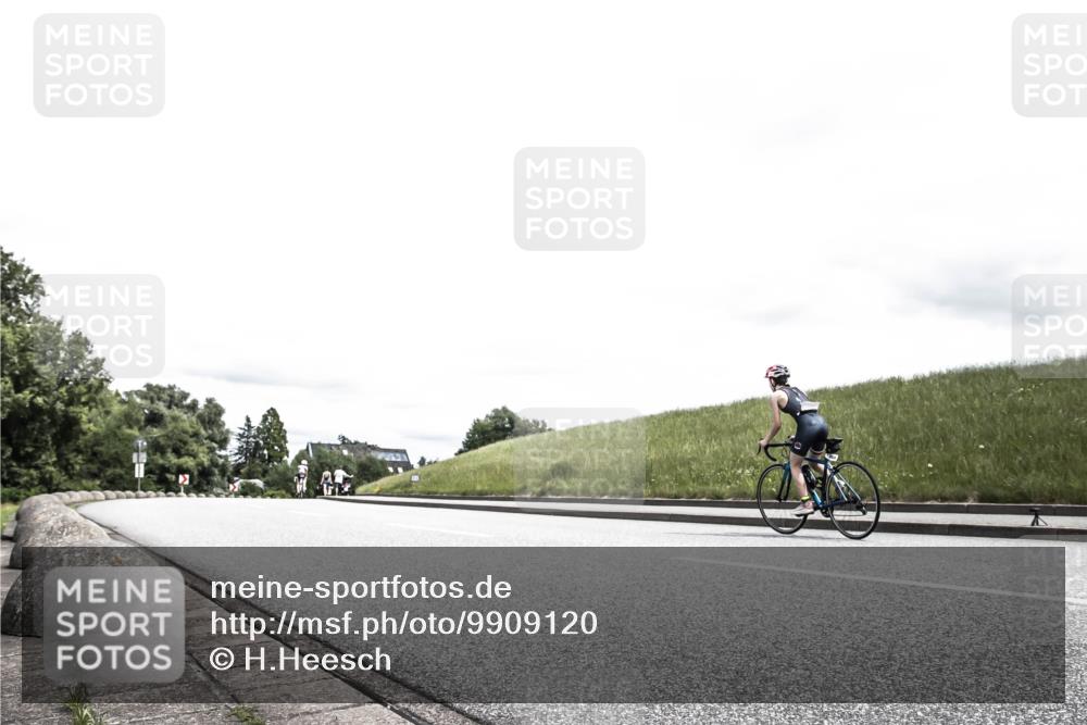 21.06.2026 - 29. Vierlanden-Triathlon H.Heesch http://msf.ph/oto/9909120 21.06.2026 14:54:49 Radfahren  meine-sportfotos.de