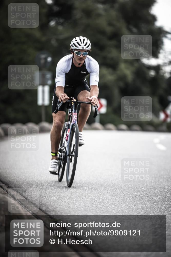 21.06.2026 - 29. Vierlanden-Triathlon H.Heesch http://msf.ph/oto/9909121 21.06.2026 09:27:23 Radfahren 56, 69, 86, 103, 130, 139, 157 meine-sportfotos.de