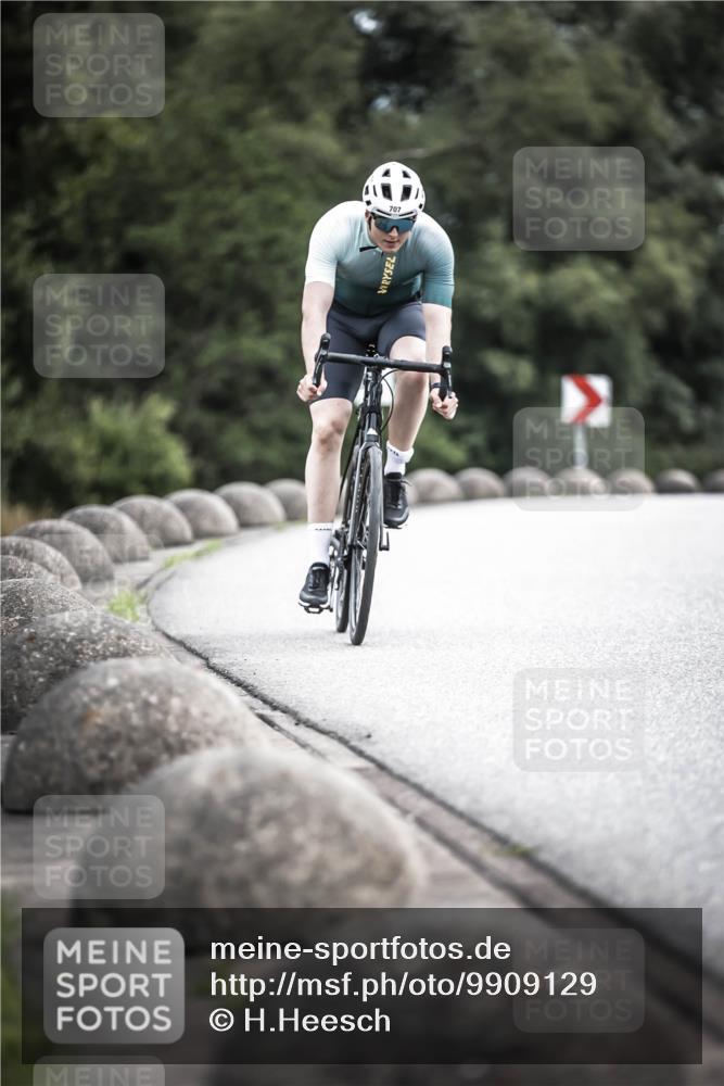 21.06.2026 - 29. Vierlanden-Triathlon H.Heesch http://msf.ph/oto/9909129 21.06.2026 11:53:27 Radfahren 707, 772, 779, 783 meine-sportfotos.de