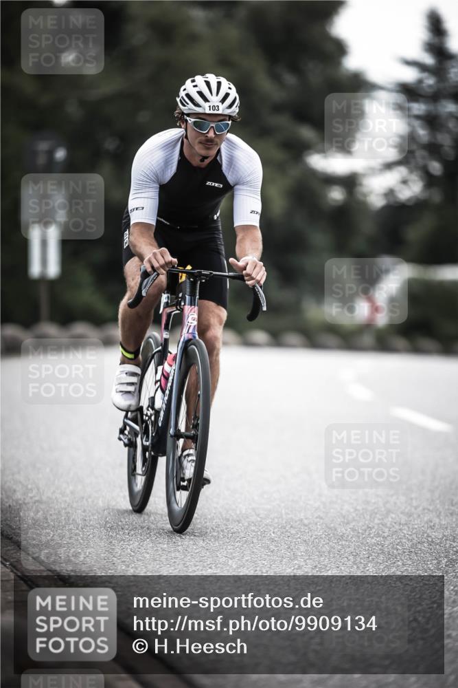 21.06.2026 - 29. Vierlanden-Triathlon H.Heesch http://msf.ph/oto/9909134 21.06.2026 09:27:23 Radfahren 56, 69, 86, 103, 130, 139, 157 meine-sportfotos.de