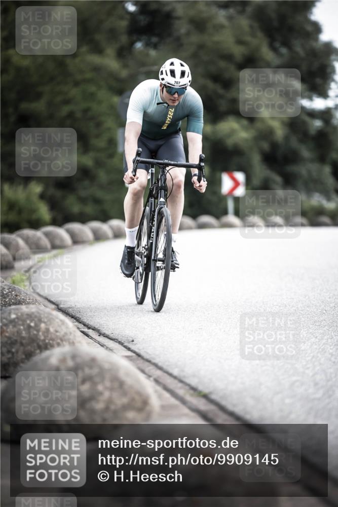 21.06.2026 - 29. Vierlanden-Triathlon H.Heesch http://msf.ph/oto/9909145 21.06.2026 11:53:27 Radfahren 707, 772, 779, 783 meine-sportfotos.de