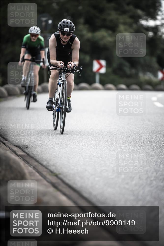 21.06.2026 - 29. Vierlanden-Triathlon H.Heesch http://msf.ph/oto/9909149 21.06.2026 09:27:42 Radfahren 135, 243, 259 meine-sportfotos.de
