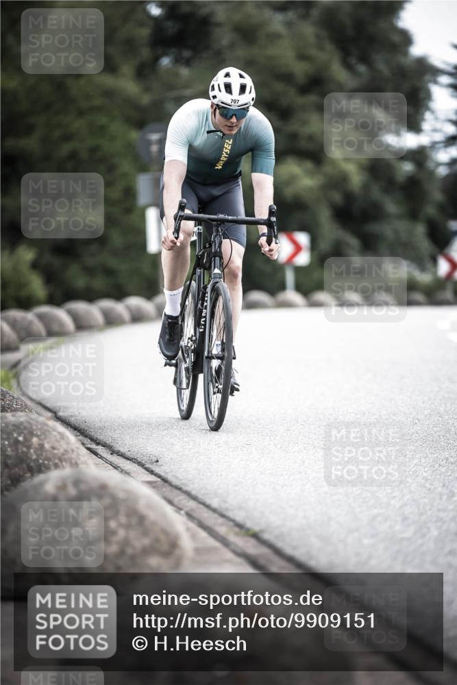 21.06.2026 - 29. Vierlanden-Triathlon H.Heesch http://msf.ph/oto/9909151 21.06.2026 11:53:28 Radfahren 707, 779, 783, 821 meine-sportfotos.de