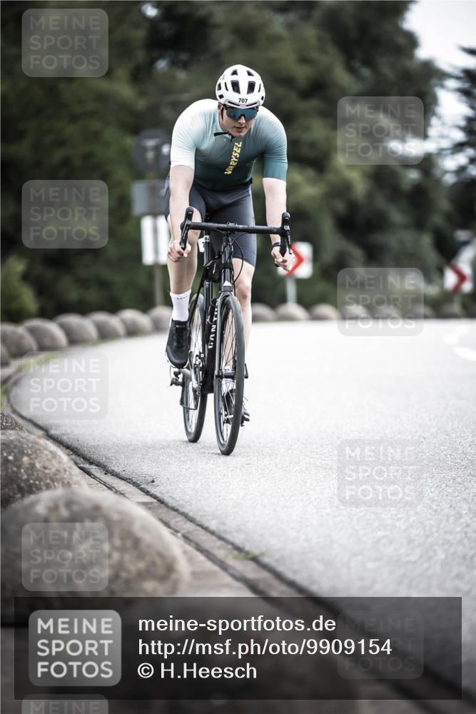 21.06.2026 - 29. Vierlanden-Triathlon H.Heesch http://msf.ph/oto/9909154 21.06.2026 11:53:28 Radfahren 707, 779, 783, 821 meine-sportfotos.de