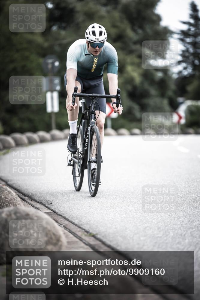 21.06.2026 - 29. Vierlanden-Triathlon H.Heesch http://msf.ph/oto/9909160 21.06.2026 11:53:28 Radfahren 707, 779, 783, 821 meine-sportfotos.de