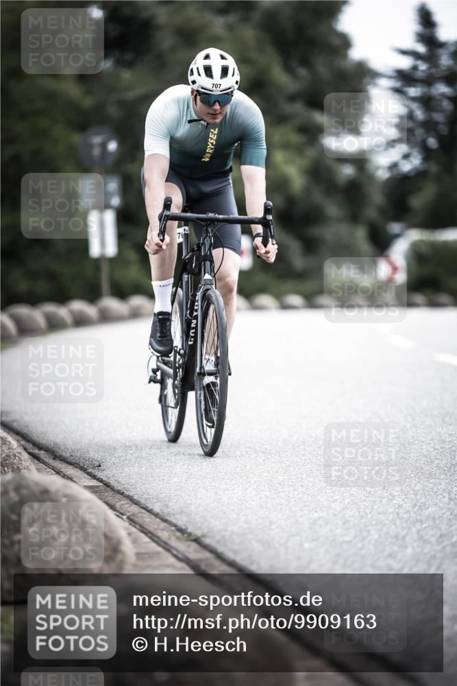21.06.2026 - 29. Vierlanden-Triathlon H.Heesch http://msf.ph/oto/9909163 21.06.2026 11:53:28 Radfahren 707, 779, 783, 821 meine-sportfotos.de
