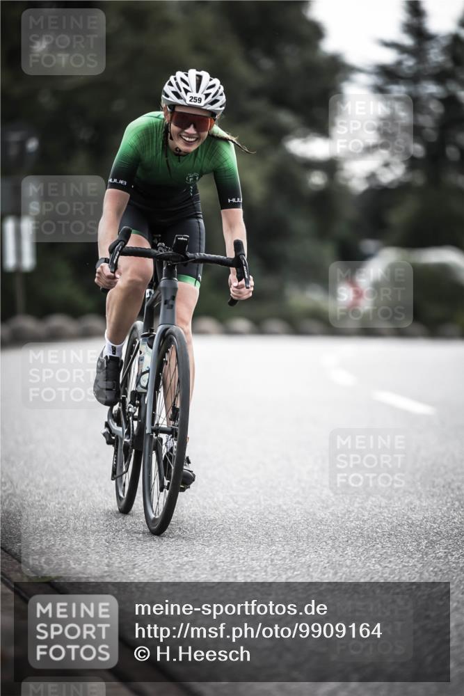 21.06.2026 - 29. Vierlanden-Triathlon H.Heesch http://msf.ph/oto/9909164 21.06.2026 09:27:44 Radfahren 135, 243, 259 meine-sportfotos.de