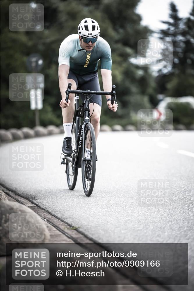 21.06.2026 - 29. Vierlanden-Triathlon H.Heesch http://msf.ph/oto/9909166 21.06.2026 11:53:28 Radfahren 707, 779, 783, 821 meine-sportfotos.de