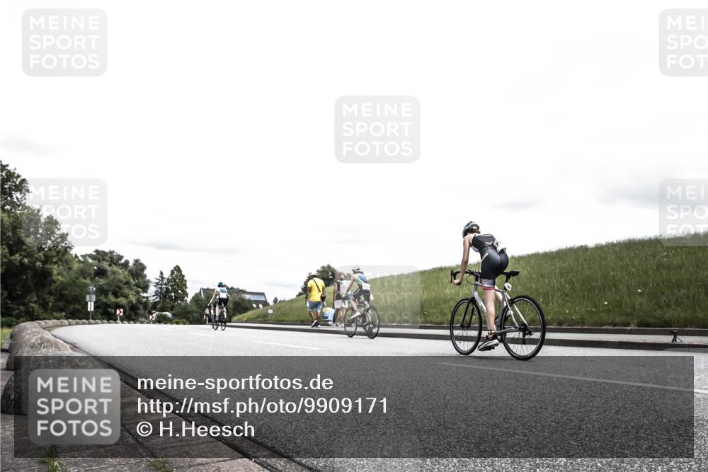 21.06.2026 - 29. Vierlanden-Triathlon H.Heesch http://msf.ph/oto/9909171 21.06.2026 14:55:42 Radfahren  meine-sportfotos.de