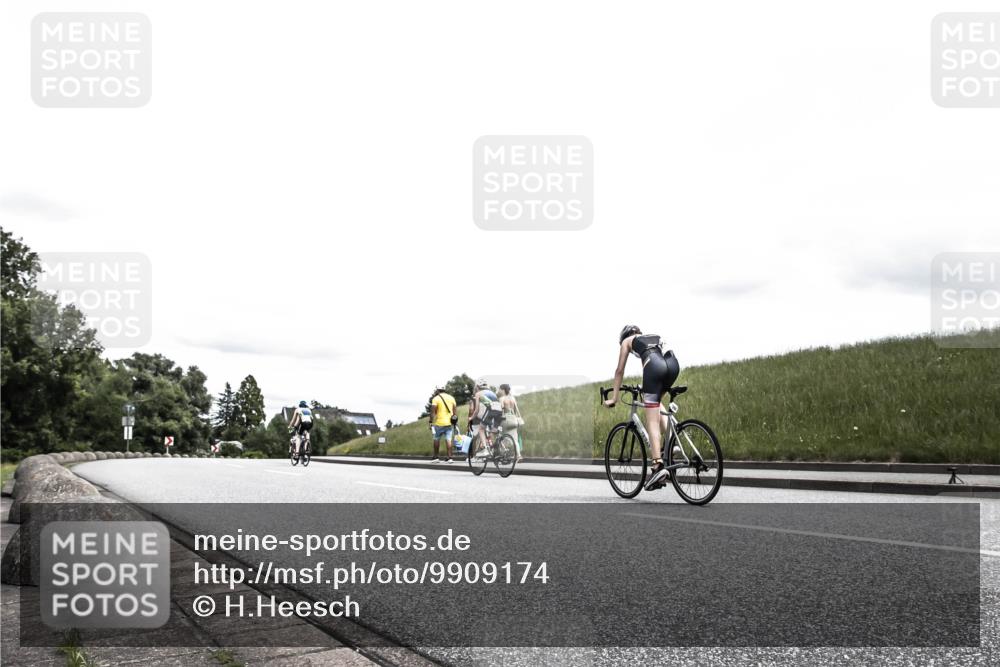 21.06.2026 - 29. Vierlanden-Triathlon H.Heesch http://msf.ph/oto/9909174 21.06.2026 14:55:42 Radfahren  meine-sportfotos.de