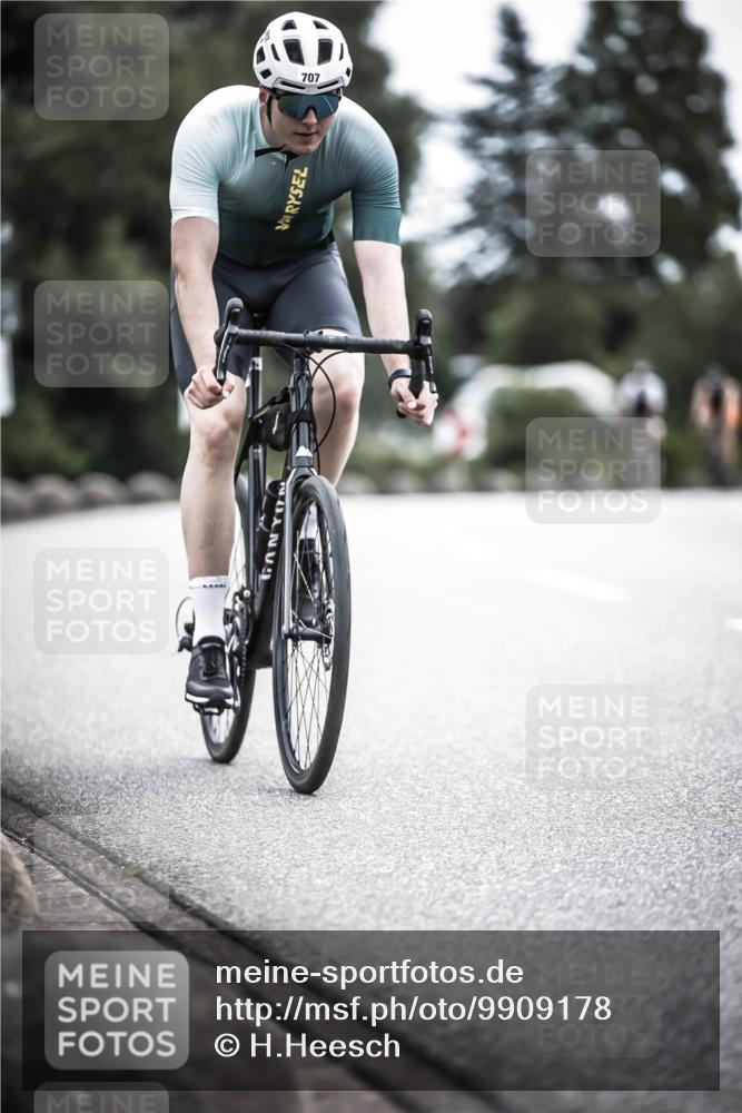 21.06.2026 - 29. Vierlanden-Triathlon H.Heesch http://msf.ph/oto/9909178 21.06.2026 11:53:28 Radfahren 707, 779, 783, 821 meine-sportfotos.de