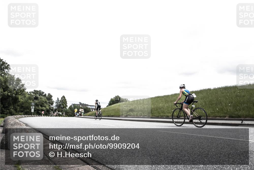 21.06.2026 - 29. Vierlanden-Triathlon H.Heesch http://msf.ph/oto/9909204 21.06.2026 14:56:06 Radfahren  meine-sportfotos.de