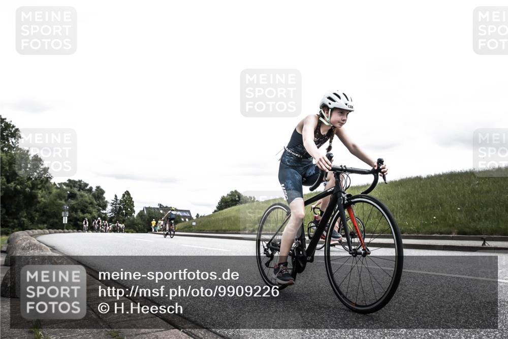 21.06.2026 - 29. Vierlanden-Triathlon H.Heesch http://msf.ph/oto/9909226 21.06.2026 14:56:22 Radfahren 1312, 1328 meine-sportfotos.de