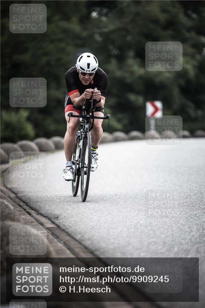 21.06.2026 - 29. Vierlanden-Triathlon H.Heesch http://msf.ph/oto/9909245 21.06.2026 09:27:57 Radfahren 83, 99, 219 meine-sportfotos.de