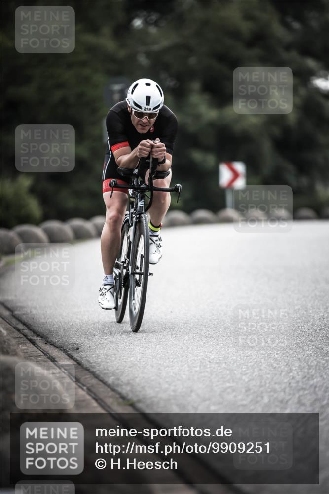 21.06.2026 - 29. Vierlanden-Triathlon H.Heesch http://msf.ph/oto/9909251 21.06.2026 09:27:57 Radfahren 83, 99, 219 meine-sportfotos.de
