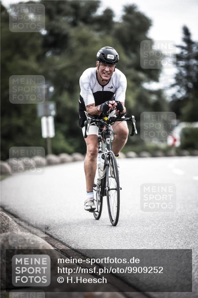 21.06.2026 - 29. Vierlanden-Triathlon H.Heesch http://msf.ph/oto/9909252 21.06.2026 11:53:37 Radfahren 133, 289, 720, 737, 761, 779, 813, 821, 844 meine-sportfotos.de