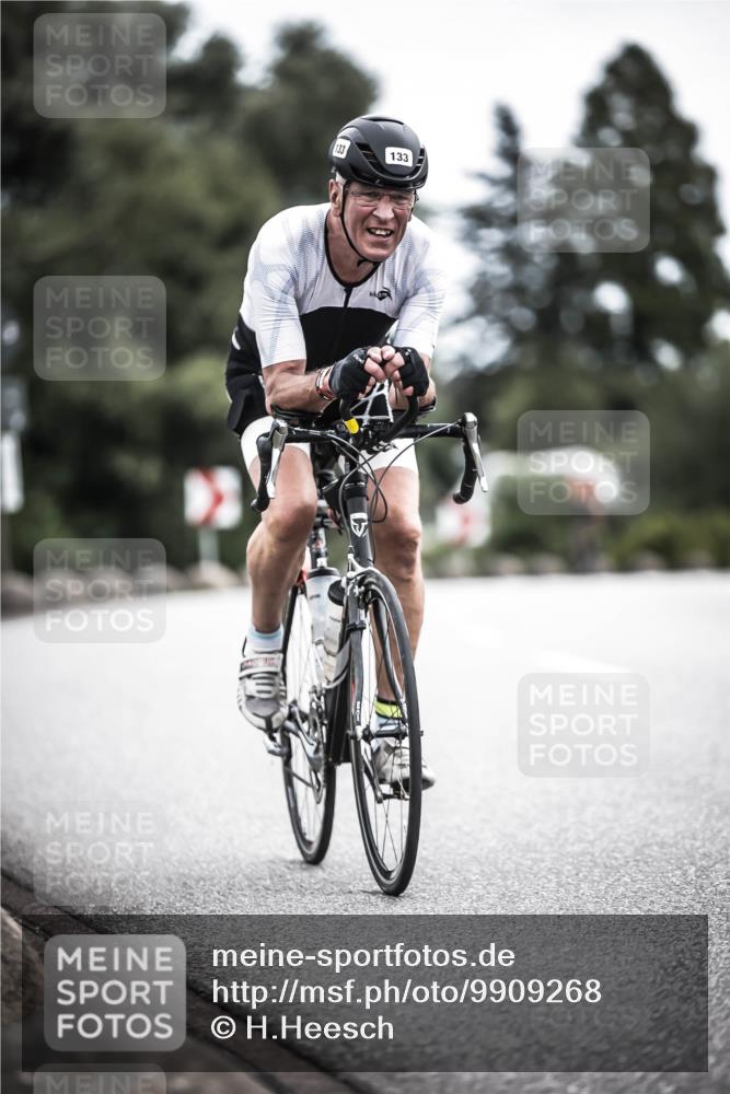 21.06.2026 - 29. Vierlanden-Triathlon H.Heesch http://msf.ph/oto/9909268 21.06.2026 11:53:37 Radfahren 133, 289, 720, 737, 761, 779, 813, 821, 844 meine-sportfotos.de