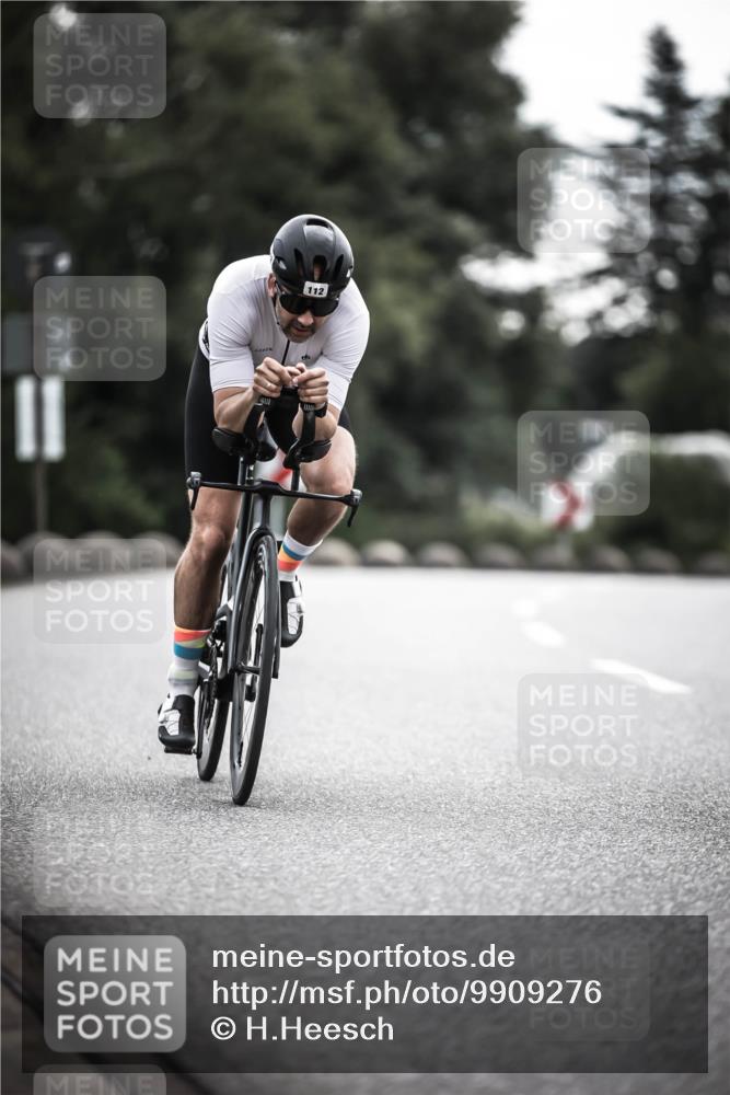 21.06.2026 - 29. Vierlanden-Triathlon H.Heesch http://msf.ph/oto/9909276 21.06.2026 09:28:06 Radfahren 112, 122 meine-sportfotos.de