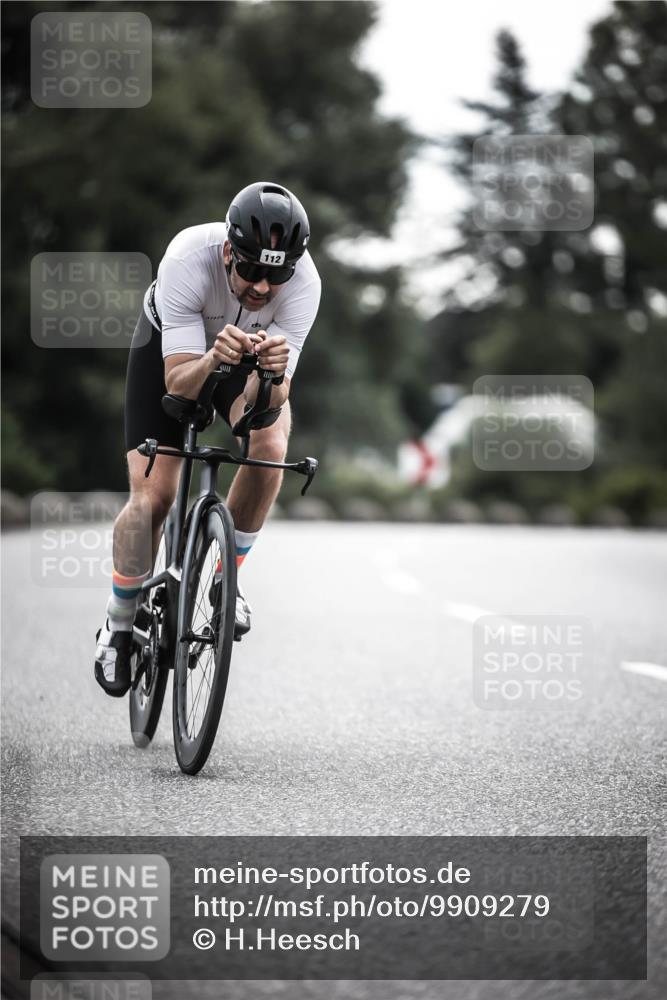 21.06.2026 - 29. Vierlanden-Triathlon H.Heesch http://msf.ph/oto/9909279 21.06.2026 09:28:07 Radfahren 112, 122 meine-sportfotos.de