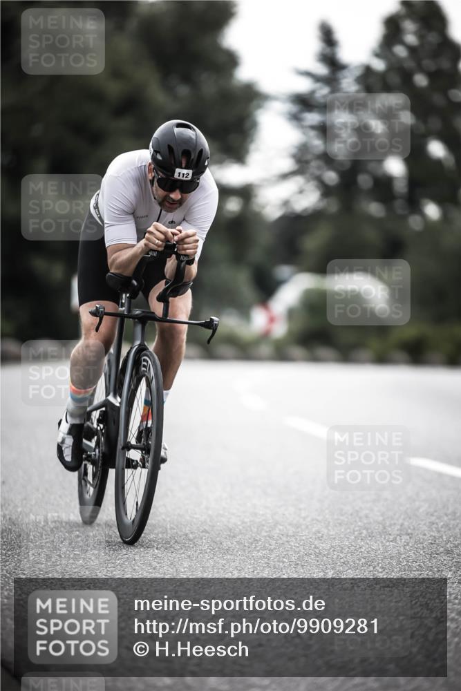 21.06.2026 - 29. Vierlanden-Triathlon H.Heesch http://msf.ph/oto/9909281 21.06.2026 09:28:07 Radfahren 112, 122 meine-sportfotos.de