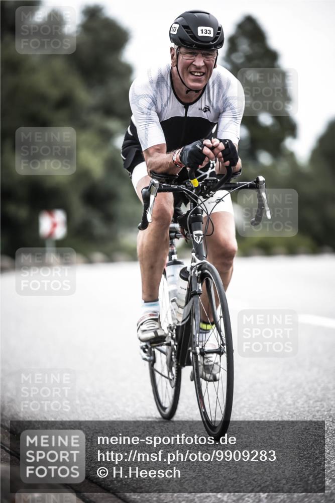 21.06.2026 - 29. Vierlanden-Triathlon H.Heesch http://msf.ph/oto/9909283 21.06.2026 11:53:38 Radfahren 133, 289, 720, 737, 761, 779, 813, 821, 844 meine-sportfotos.de