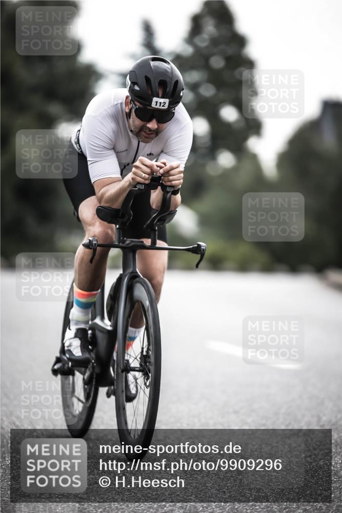 21.06.2026 - 29. Vierlanden-Triathlon H.Heesch http://msf.ph/oto/9909296 21.06.2026 09:28:07 Radfahren 112, 122 meine-sportfotos.de