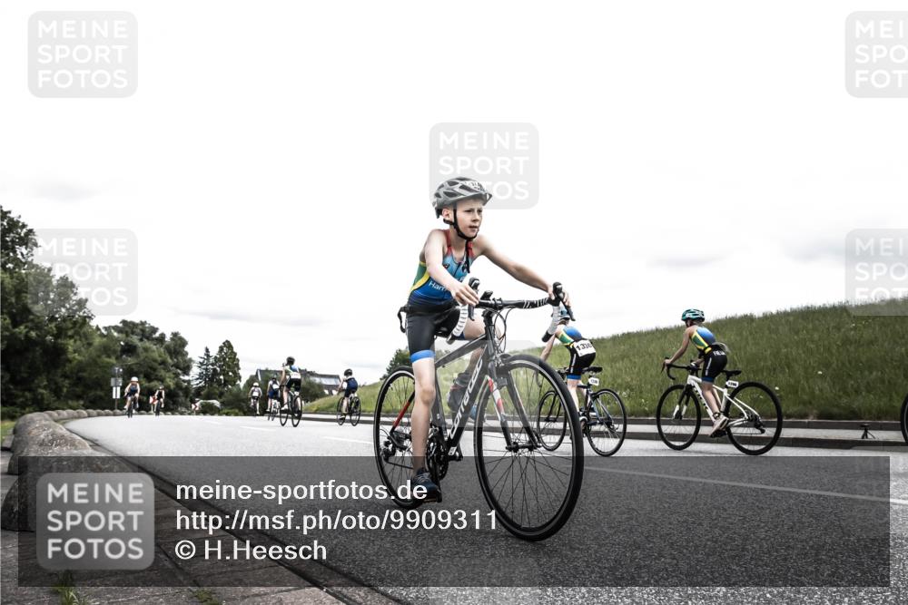 21.06.2026 - 29. Vierlanden-Triathlon H.Heesch http://msf.ph/oto/9909311 21.06.2026 14:56:39 Radfahren 1313, 1324 meine-sportfotos.de