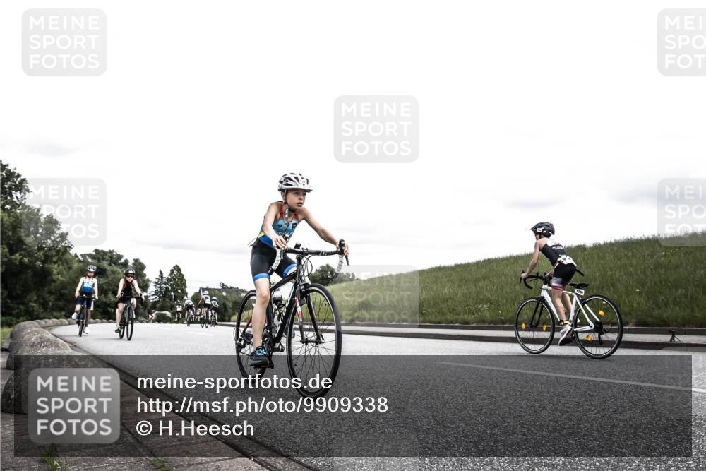 21.06.2026 - 29. Vierlanden-Triathlon H.Heesch http://msf.ph/oto/9909338 21.06.2026 14:56:43 Radfahren 1313, 1325 meine-sportfotos.de